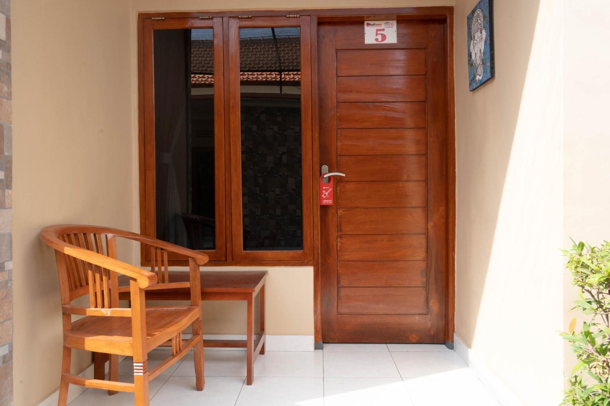 Reddoorz Near Buleleng Harbour 2 Hotel Singaraja Екстериор снимка